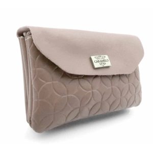 MONEDERO PIEL CIRCULOS DOBLE CON SOLAPA CAMEL –