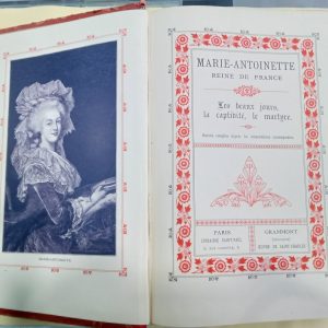 Libro en Francés de Maria Antonieta, obra de Saint Charles con grabados